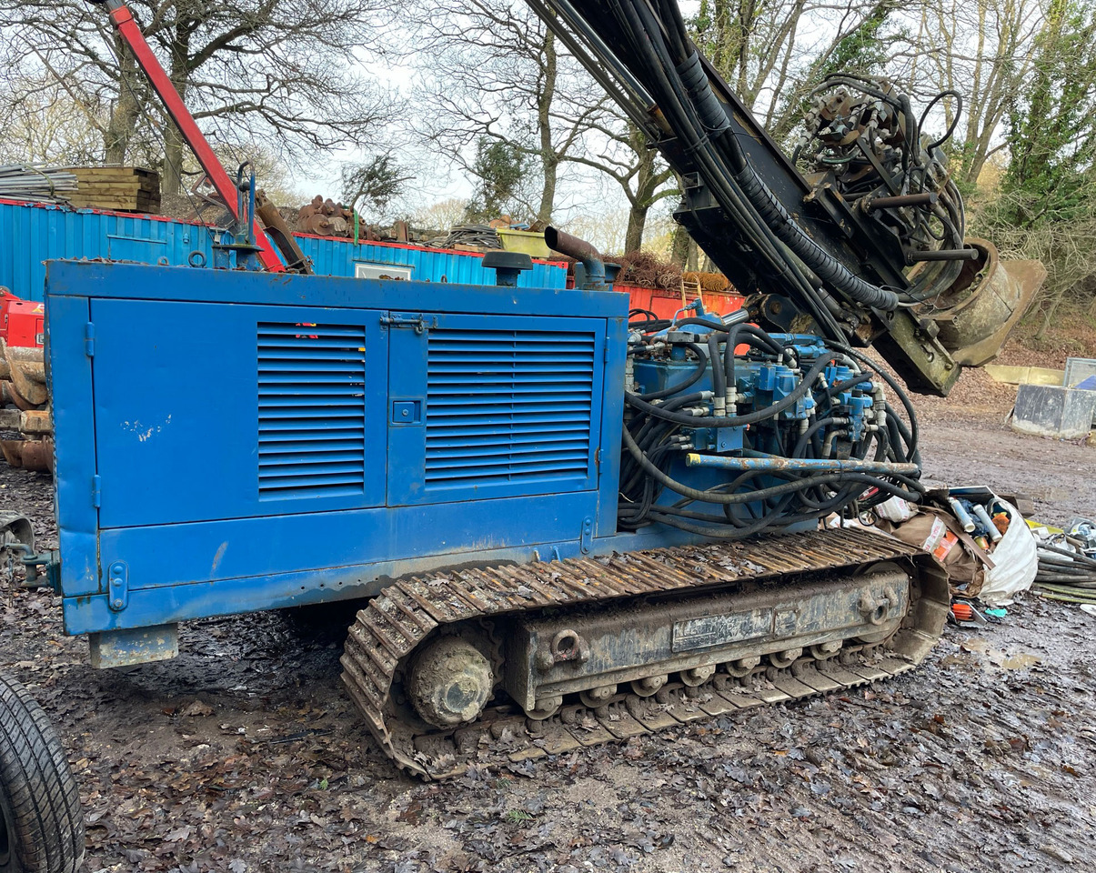 Klemm KR 708-1 - Mât de battage: photos 1 Klemm KR 708-1 - Mât de battage: photos 1