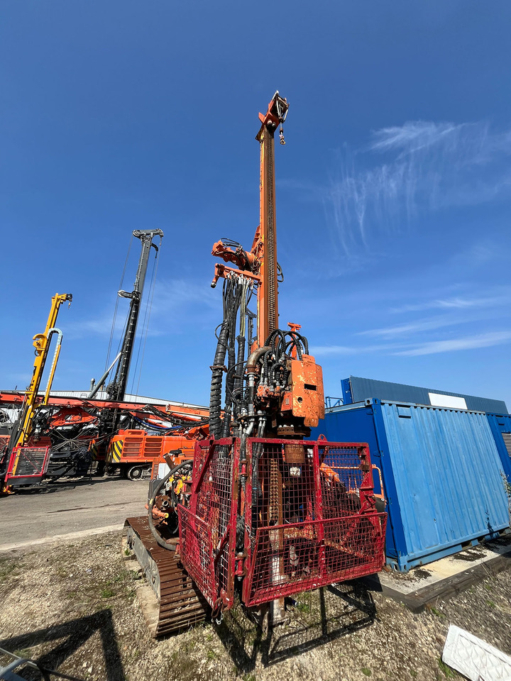 Klemm KR 709-1 - Mât de battage: photos 3 Klemm KR 709-1 - Mât de battage: photos 3