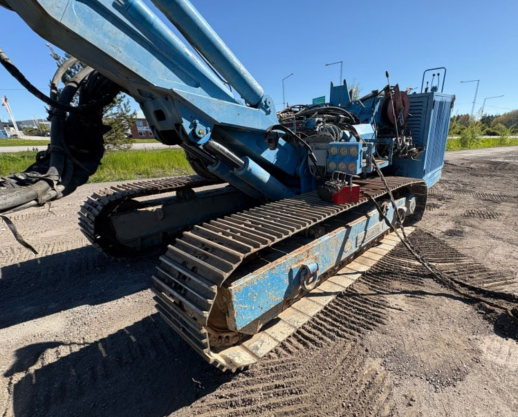 Klemm KR 807-7F - Mât de battage: photos 4 Klemm KR 807-7F - Mât de battage: photos 4