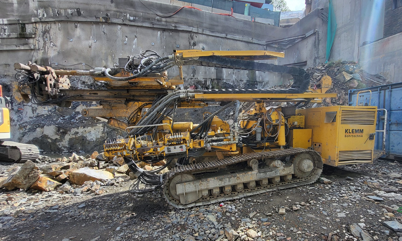 Klemm KR805-1 - Mât de battage: photos 1 Klemm KR805-1 - Mât de battage: photos 1