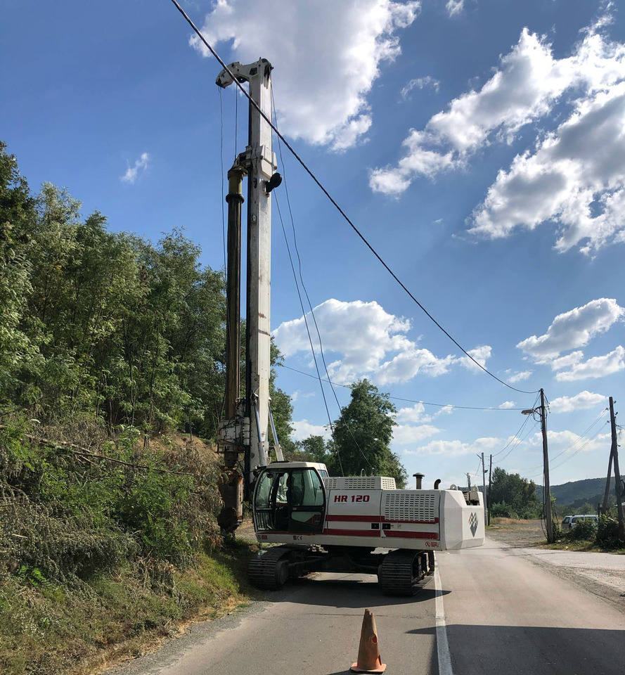 MAIT HR120 - Mât de battage: photos 2 MAIT HR120 - Mât de battage: photos 2