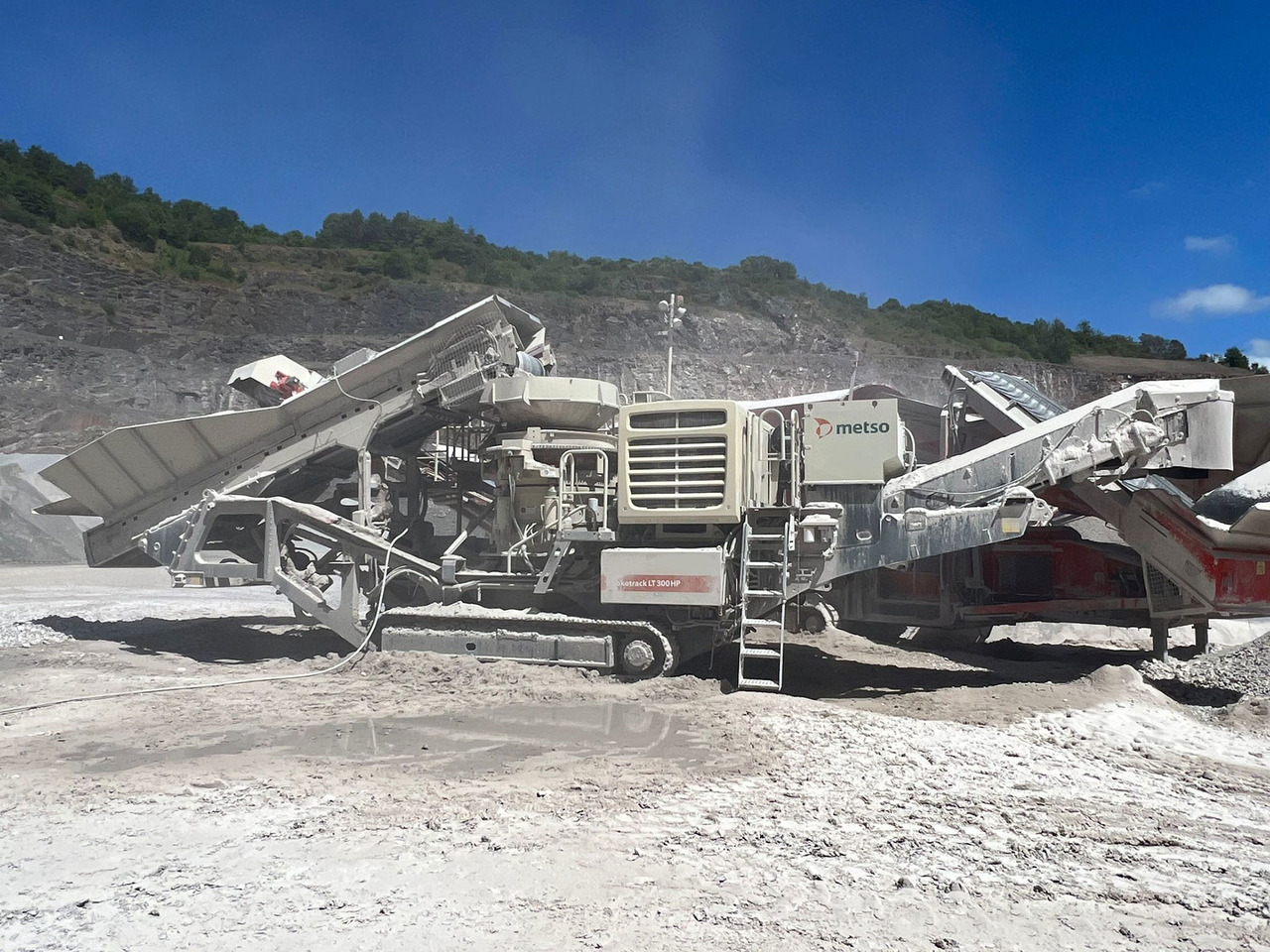 Metso LT300 HP - Concasseur à cône: photos 1 Metso LT300 HP - Concasseur à cône: photos 1