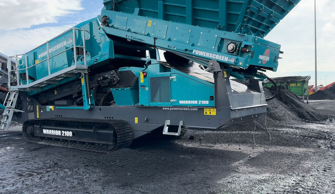 Powerscreen Warrior 2100 Triple Shaft - Crible: photos 5 Powerscreen Warrior 2100 Triple Shaft - Crible: photos 5