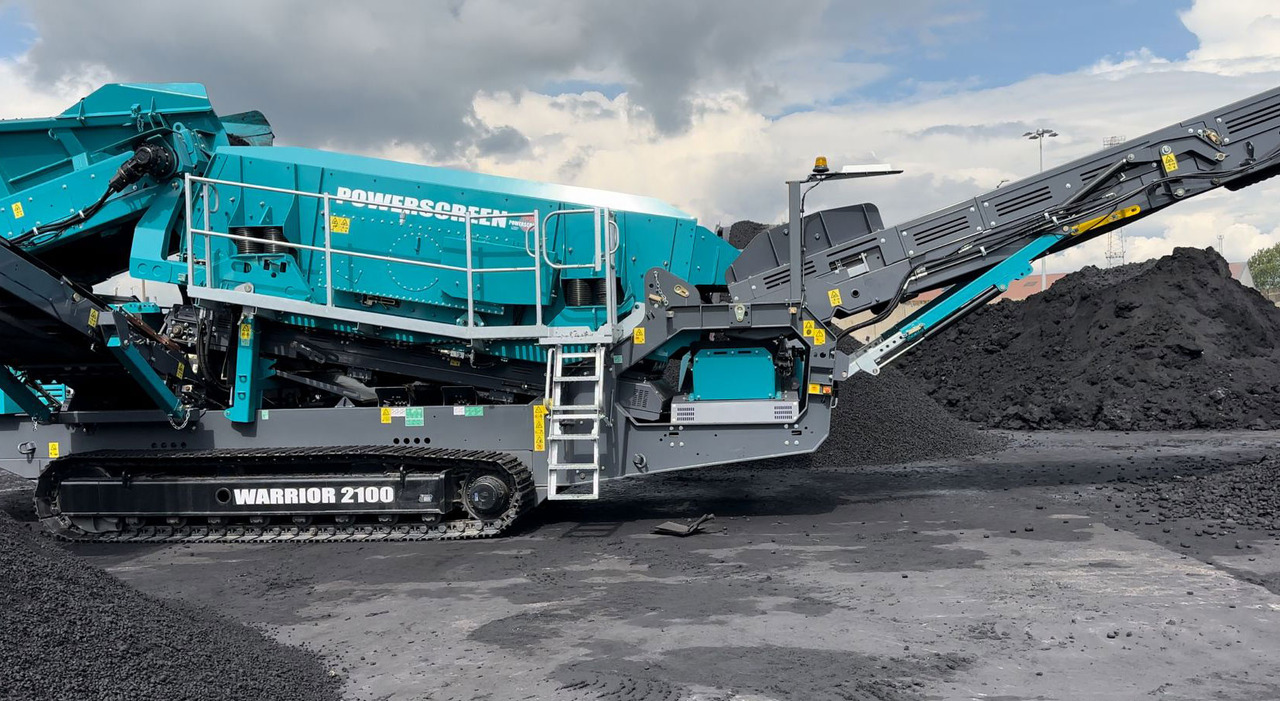 Powerscreen Warrior 2100 Triple Shaft - Crible: photos 2 Powerscreen Warrior 2100 Triple Shaft - Crible: photos 2