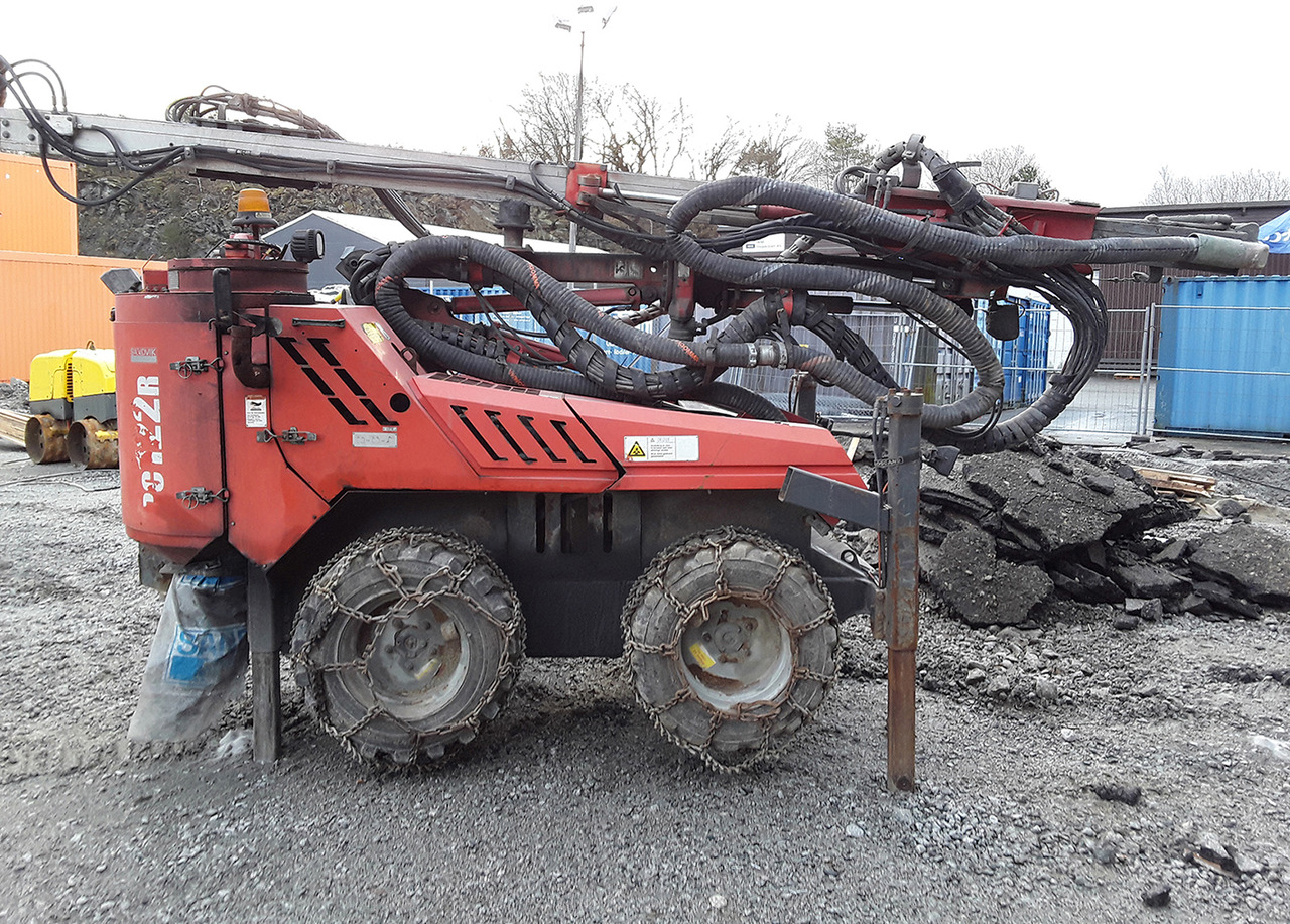 Foreuse Sandvik Commando DC122 R: photos 1