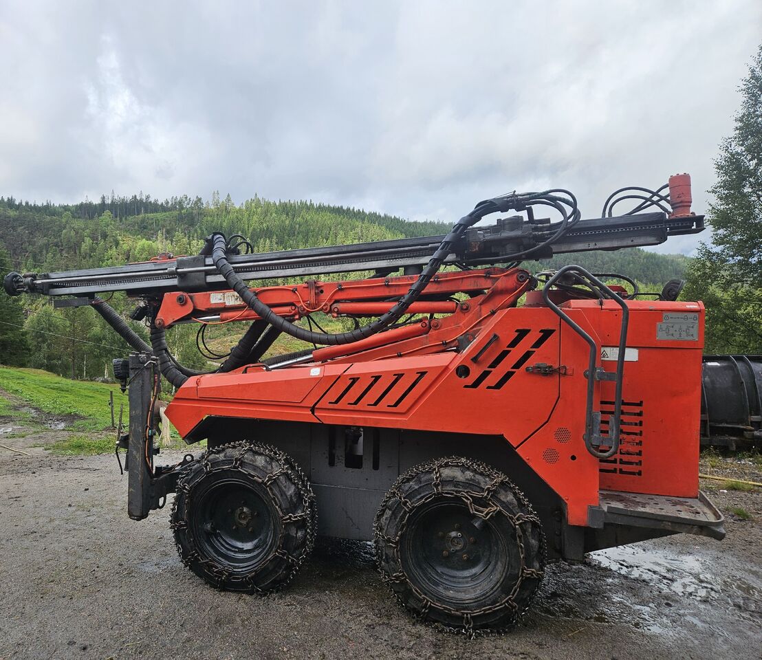 Sandvik Commando DC122R - Foreuse: photos 1 Sandvik Commando DC122R - Foreuse: photos 1