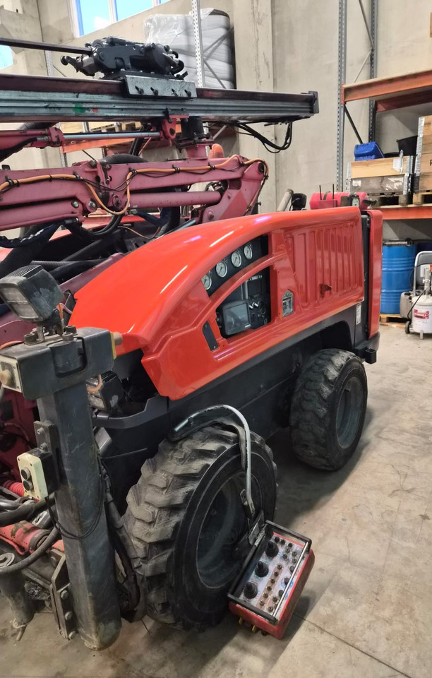 Sandvik Commando DC130Ri - Foreuse: photos 2 Sandvik Commando DC130Ri - Foreuse: photos 2