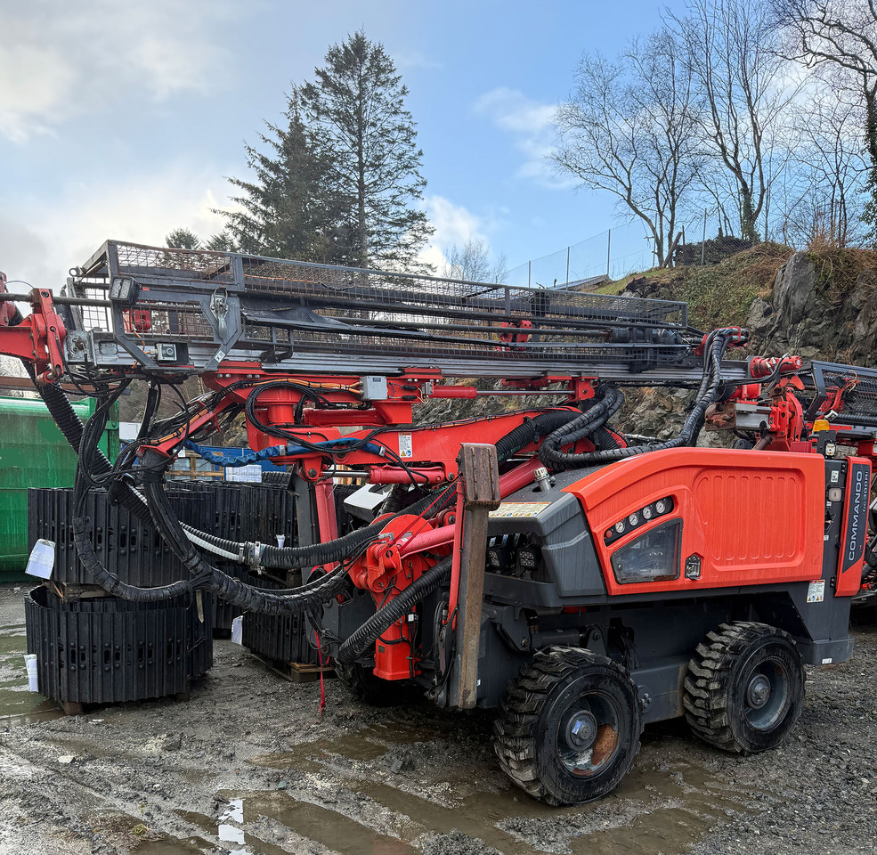Sandvik Commando DC300Ri - Foreuse: photos 1 Sandvik Commando DC300Ri - Foreuse: photos 1