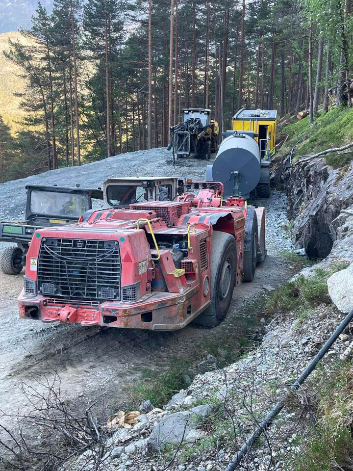 Sandvik LH410 - Machine d'exploitation minière: photos 4 Sandvik LH410 - Machine d'exploitation minière: photos 4