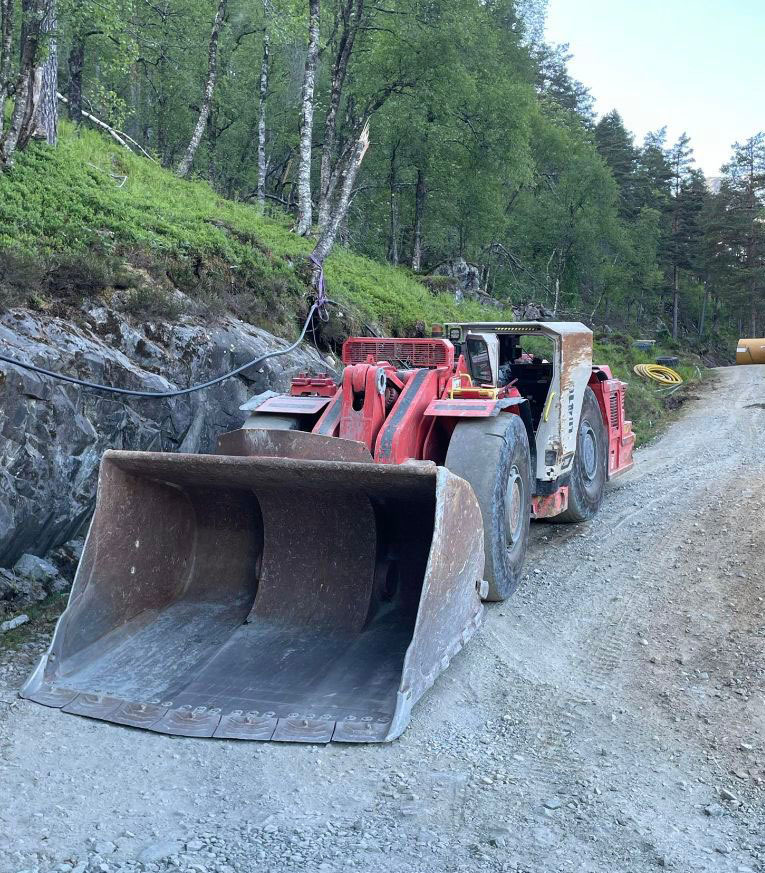 Sandvik LH410 - Machine d'exploitation minière: photos 2 Sandvik LH410 - Machine d'exploitation minière: photos 2