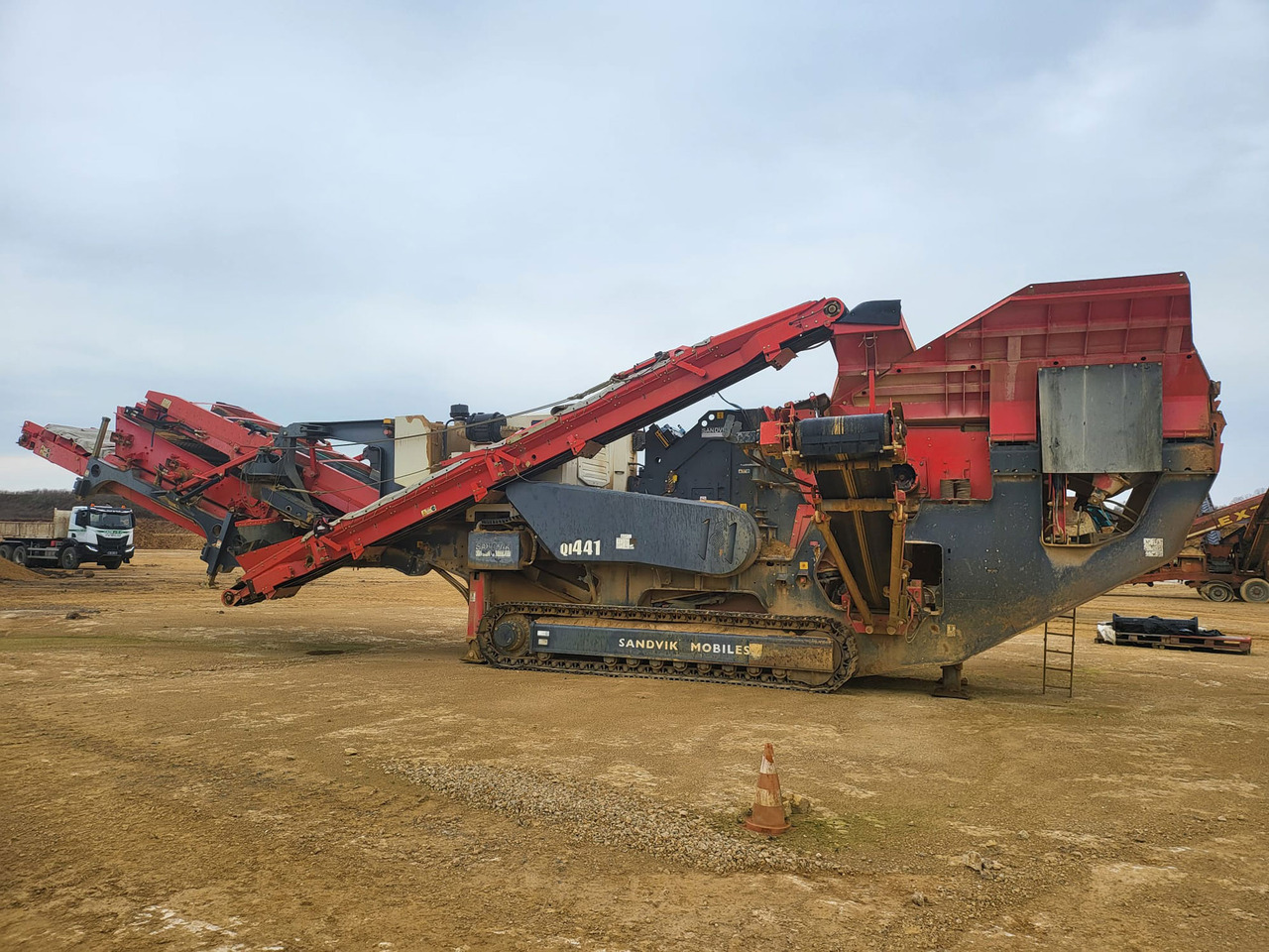 Sandvik QI441 HSSD - Concasseur à percussion: photos 1 Sandvik QI441 HSSD - Concasseur à percussion: photos 1