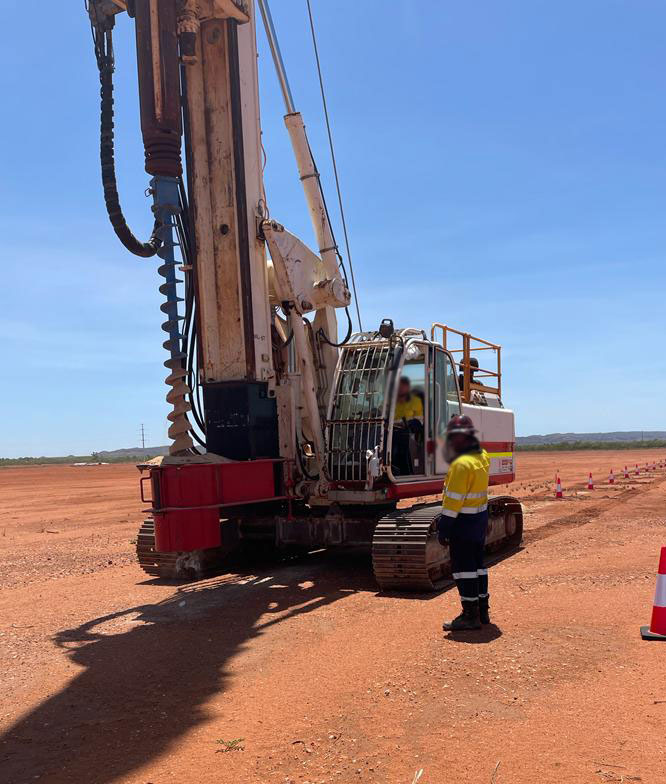 Soilmec SR-30 - Mât de battage: photos 3 Soilmec SR-30 - Mât de battage: photos 3