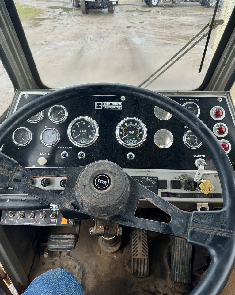 Watson 3100 - Mât de battage: photos 5 Watson 3100 - Mât de battage: photos 5