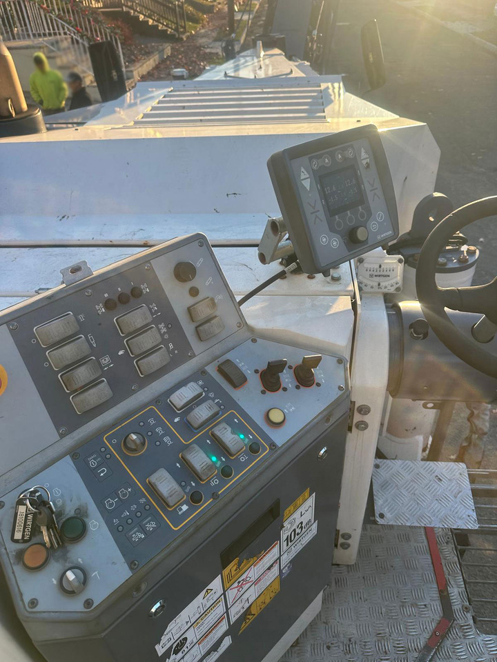 Wirtgen W 120 CFI - Fraiseuse à froid: photos 5 Wirtgen W 120 CFI - Fraiseuse à froid: photos 5