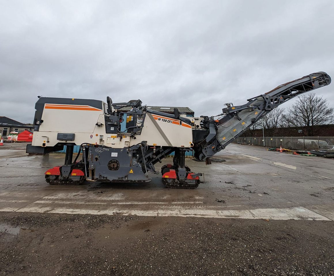 Wirtgen W 150 CFI - Fraiseuse à froid: photos 1 Wirtgen W 150 CFI - Fraiseuse à froid: photos 1