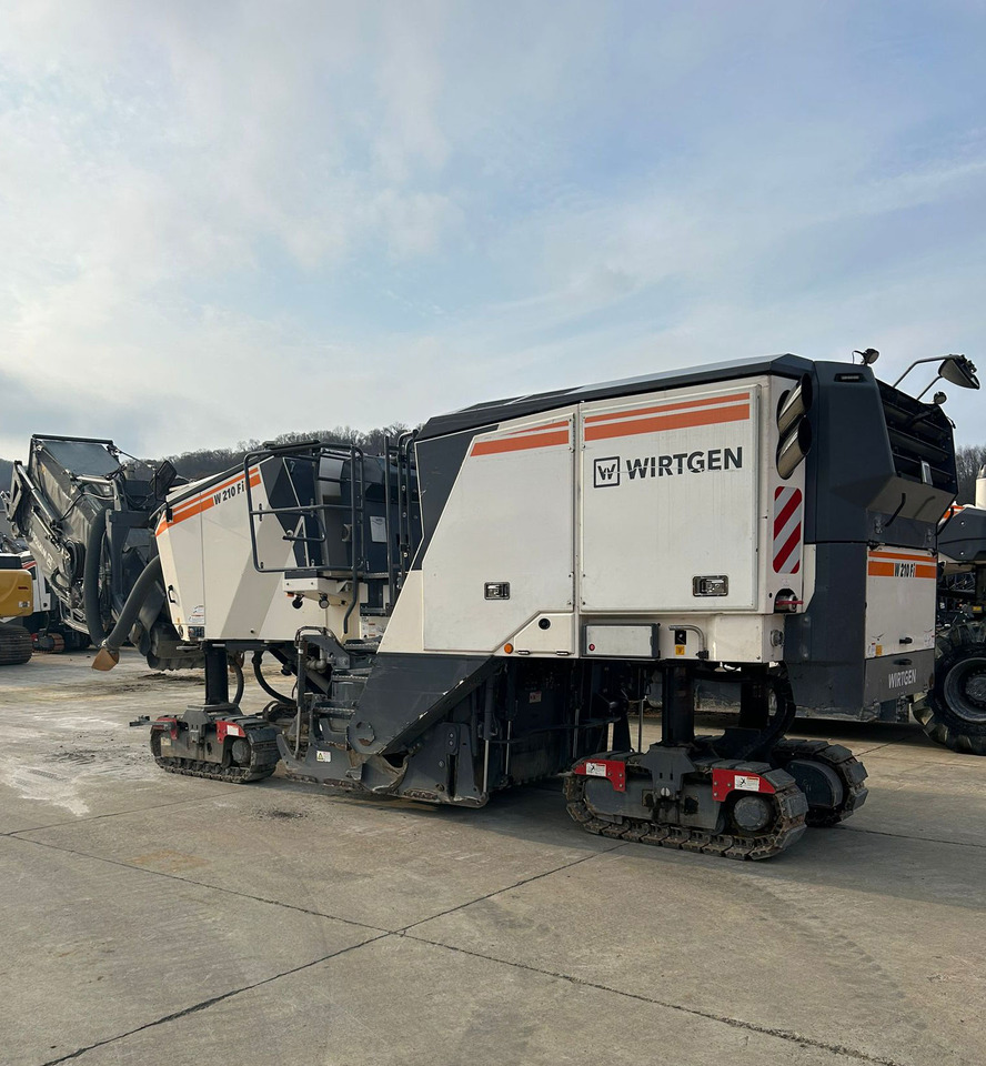 Wirtgen W 210 FI - Finisseur: photos 2 Wirtgen W 210 FI - Finisseur: photos 2