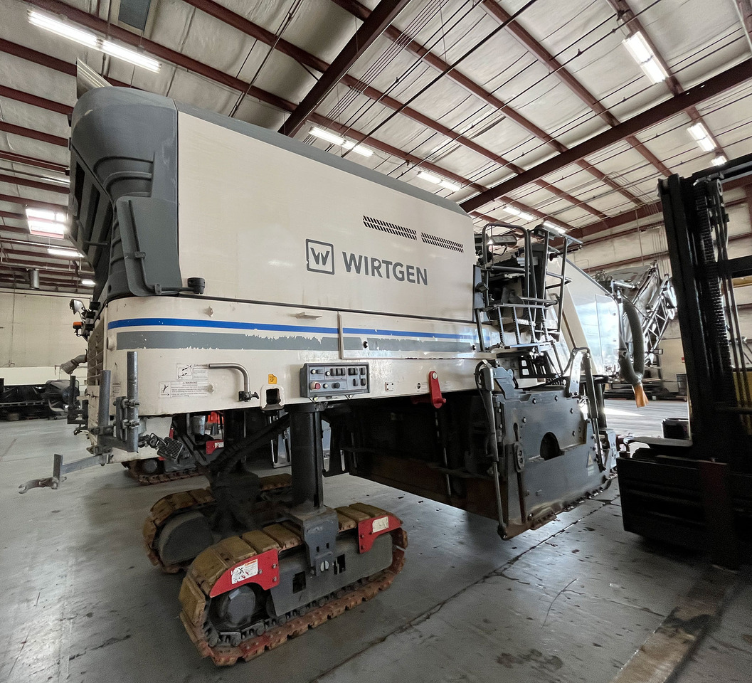 Wirtgen W 210 i - Fraiseuse à froid: photos 3 Wirtgen W 210 i - Fraiseuse à froid: photos 3