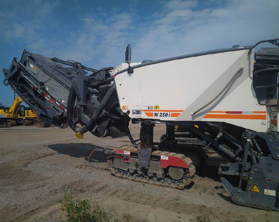 Wirtgen W 250 I - Fraiseuse à froid: photos 4 Wirtgen W 250 I - Fraiseuse à froid: photos 4