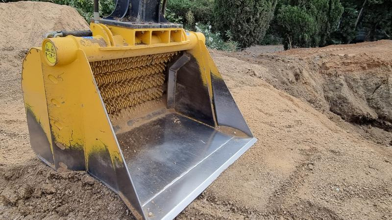 GODET CRIBLEUR A ETOILES PPIUR PELLE DE 20/25T GYRUS STAR - Godet de tri pour Engins de chantier: photos 1 GODET CRIBLEUR A ETOILES PPIUR PELLE DE 20/25T GYRUS STAR - Godet de tri pour Engins de chantier: photos 1