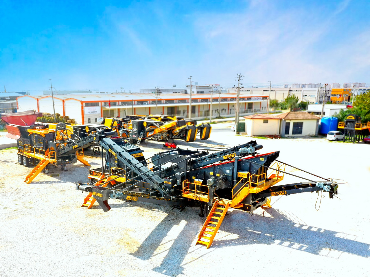 FABO Mobile jaw crusher - Concasseur à mâchoires: photos 1 FABO Mobile jaw crusher - Concasseur à mâchoires: photos 1