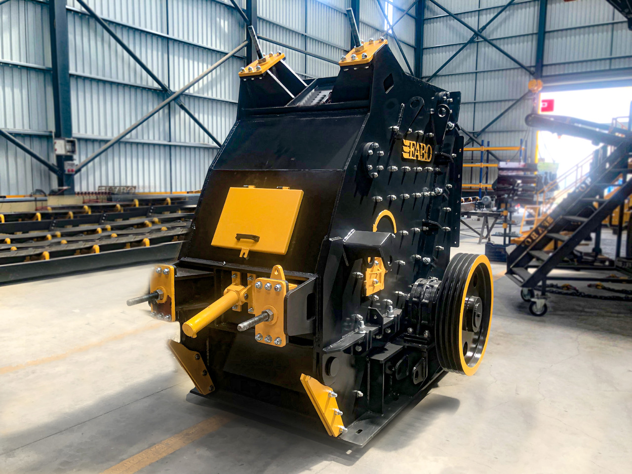 FABO impact crusher - Concasseur à percussion: photos 2 FABO impact crusher - Concasseur à percussion: photos 2