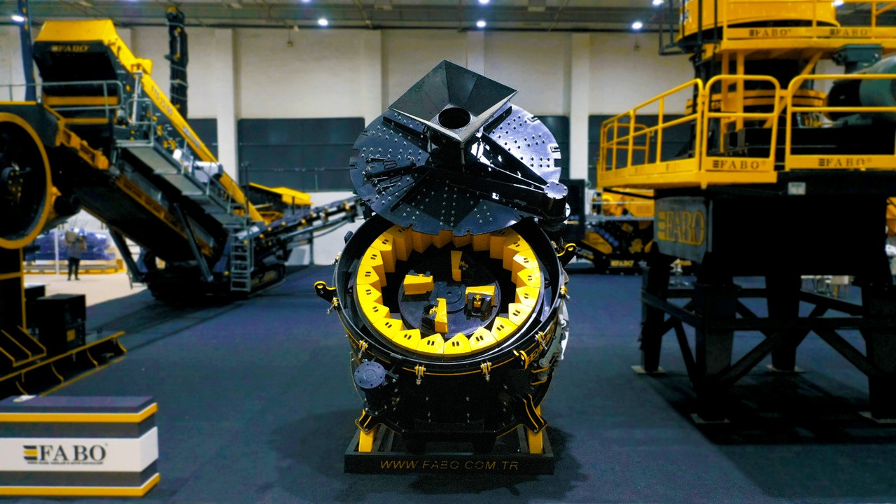 FABO impact crusher - Concasseur à percussion: photos 1 FABO impact crusher - Concasseur à percussion: photos 1