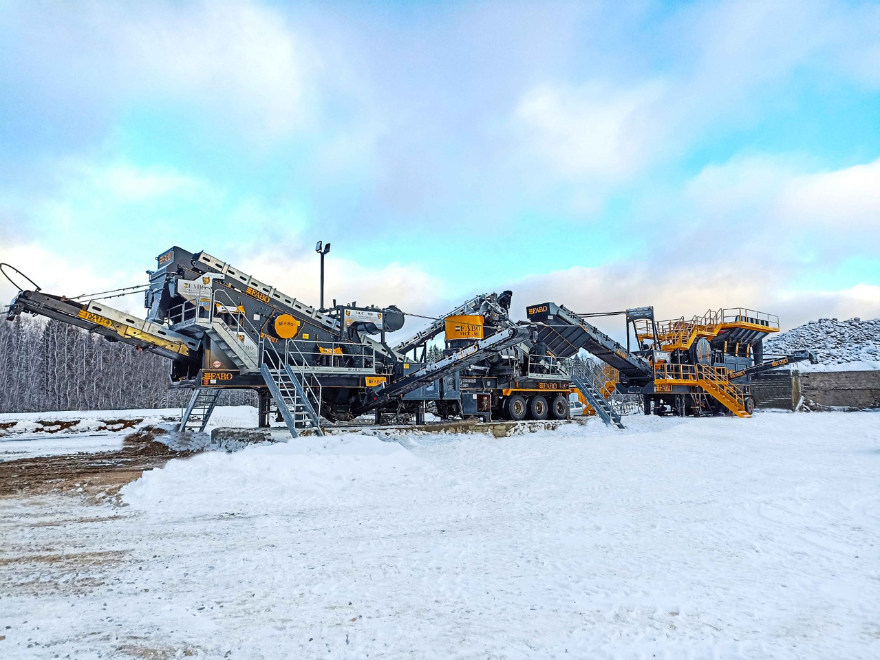 FABO mobile jaw crusher - Concasseur à mâchoires: photos 5 FABO mobile jaw crusher - Concasseur à mâchoires: photos 5