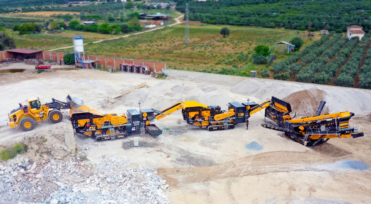 FABO mobile jaw crusher - Concasseur à mâchoires: photos 1 FABO mobile jaw crusher - Concasseur à mâchoires: photos 1