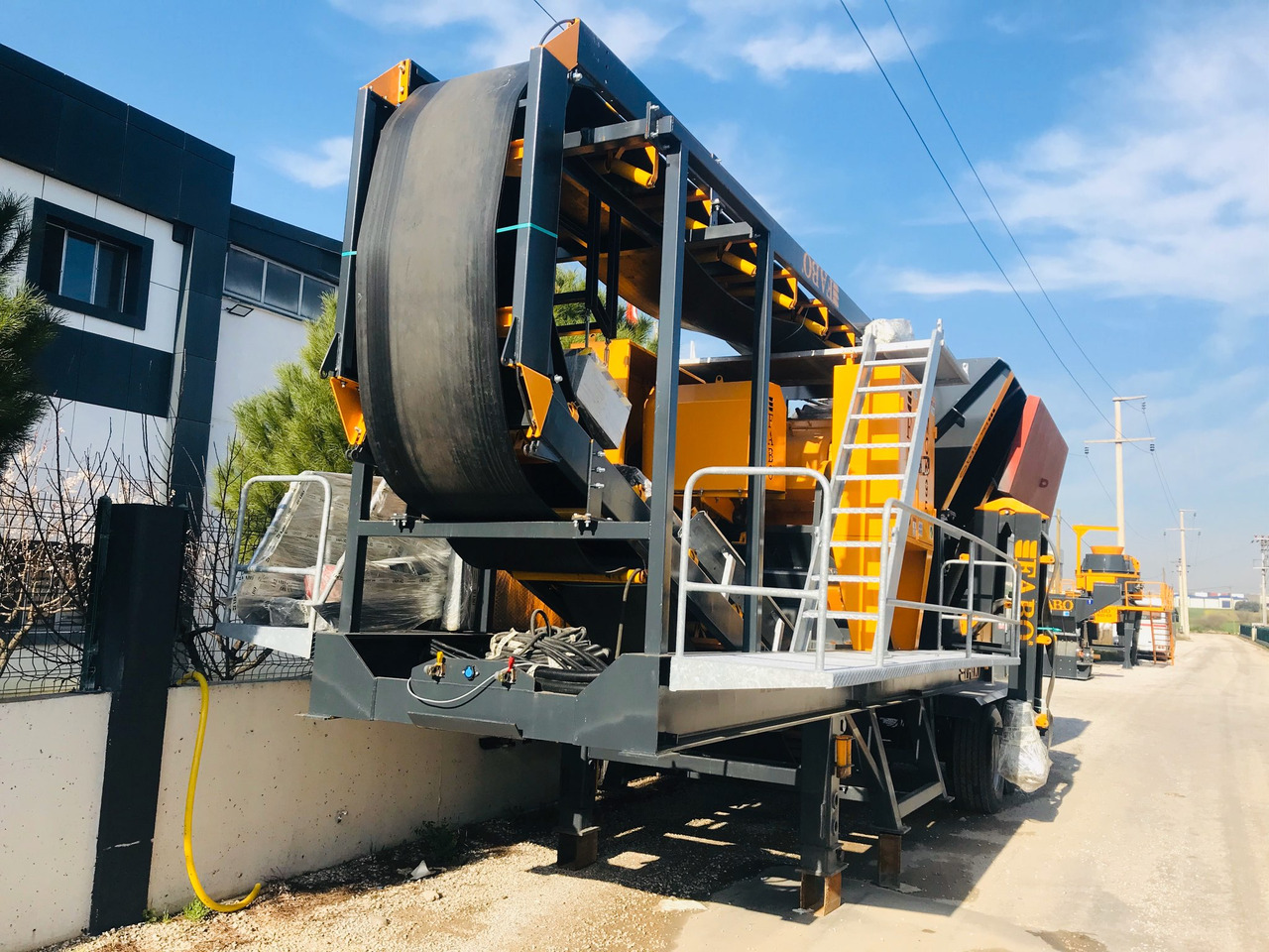 FABO mobile jaw crusher - Concasseur à mâchoires: photos 3 FABO mobile jaw crusher - Concasseur à mâchoires: photos 3