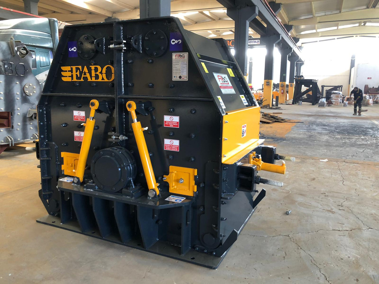 FABO tertiary impact crusher - Concasseur à percussion: photos 2 FABO tertiary impact crusher - Concasseur à percussion: photos 2