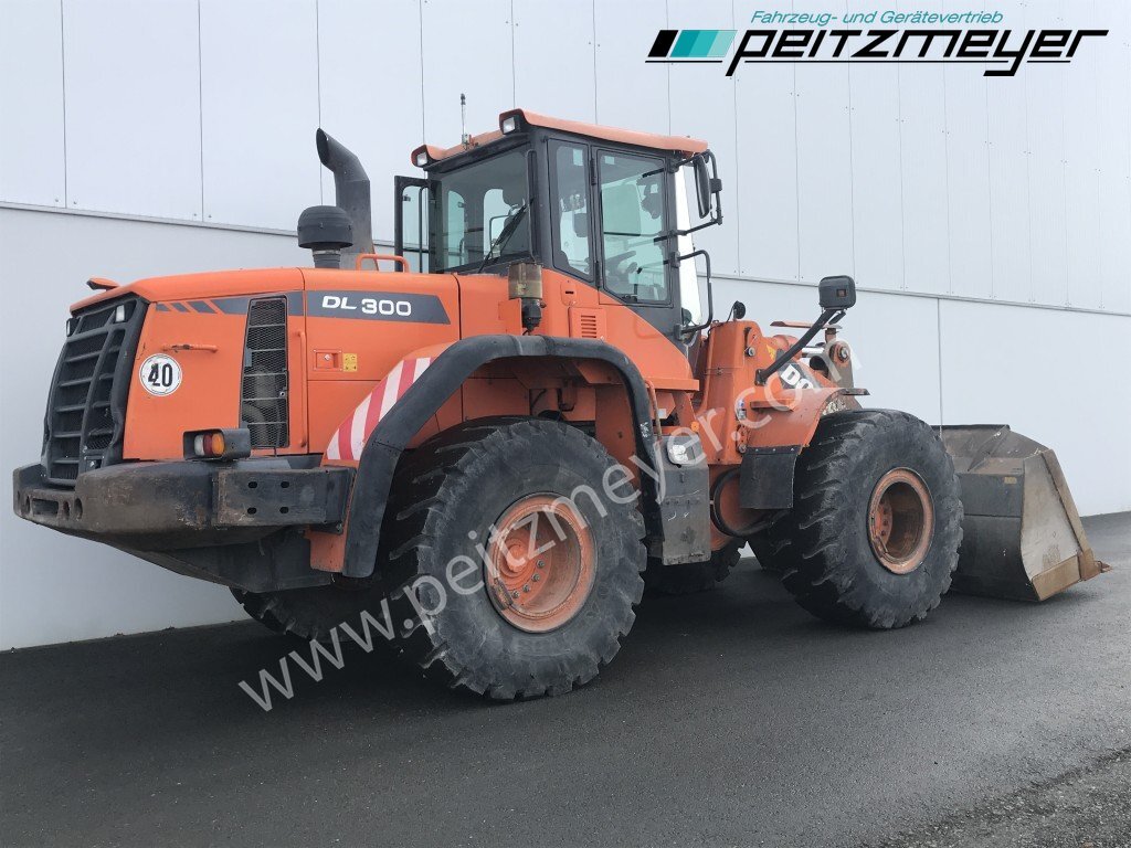 Doosan Radlader DL 300-3 - Chargeuse sur pneus: photos 3 Doosan Radlader DL 300-3 - Chargeuse sur pneus: photos 3