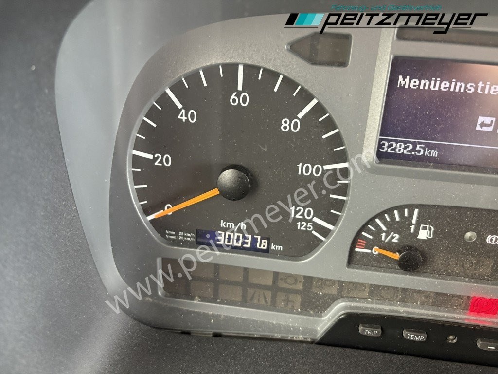 Camion fourgon MERCEDES-BENZ Atego 823 L Geflügelpritsche L - Fahrerhaus, Klima, 2 x AHK: photos 17 Camion fourgon MERCEDES-BENZ Atego 823 L Geflügelpritsche L - Fahrerhaus, Klima, 2 x AHK: photos 17