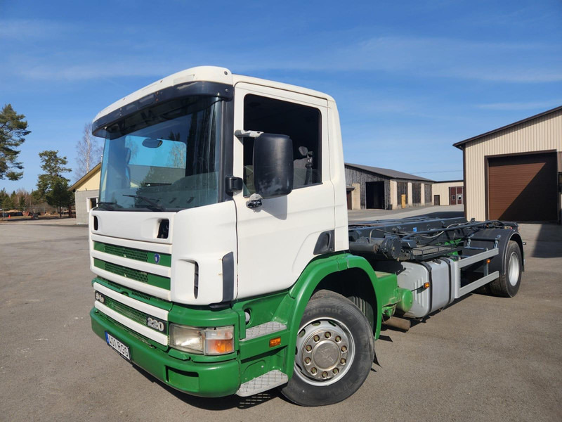 Scania P94 DB4X2LB - Camion - système de câble: photos 1 Scania P94 DB4X2LB - Camion - système de câble: photos 1