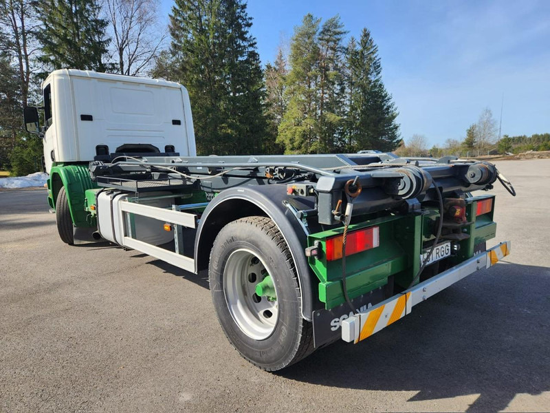 Scania P94 DB4X2LB - Camion - système de câble: photos 4 Scania P94 DB4X2LB - Camion - système de câble: photos 4