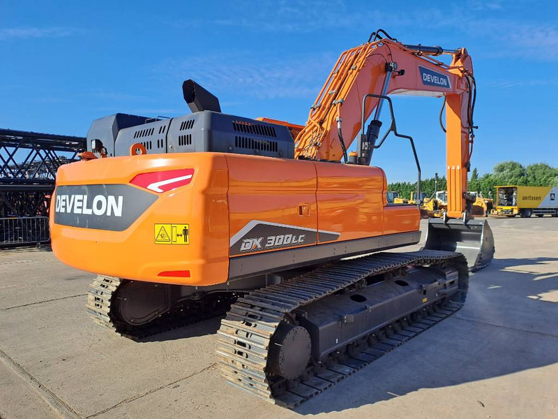 Develon DX 300 LC-7LC-7M (4 Pieces available) - Pelle sur chenille: photos 4 Develon DX 300 LC-7LC-7M (4 Pieces available) - Pelle sur chenille: photos 4