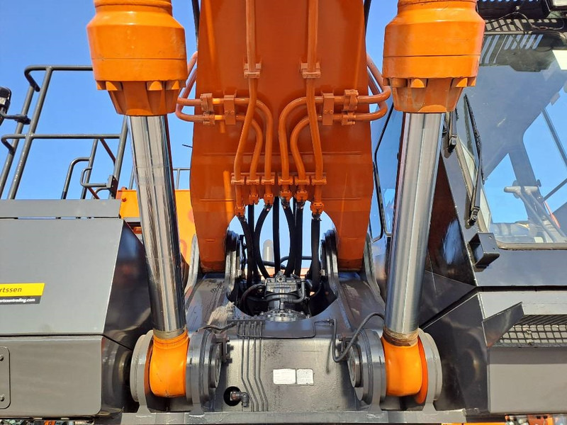Hitachi EX1200-6 ME (New Boom + Stick) (Jebel Ali, UAE) - Pelle sur chenille: photos 5 Hitachi EX1200-6 ME (New Boom + Stick) (Jebel Ali, UAE) - Pelle sur chenille: photos 5