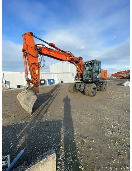 Hitachi ZX170W-5 B - Pelle sur pneus: photos 2 Hitachi ZX170W-5 B - Pelle sur pneus: photos 2