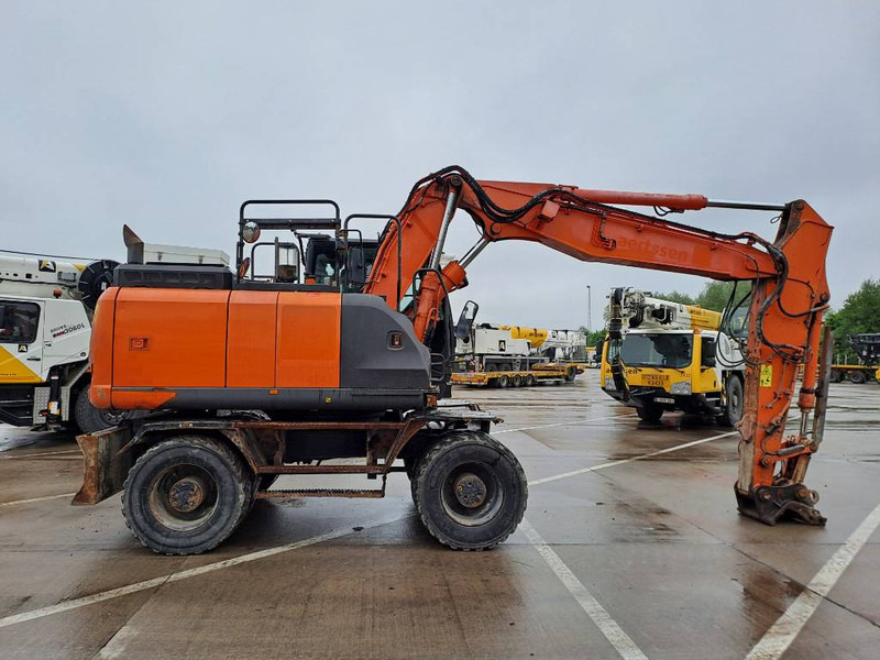Hitachi ZX170W-6-2P - Pelle sur pneus: photos 5 Hitachi ZX170W-6-2P - Pelle sur pneus: photos 5