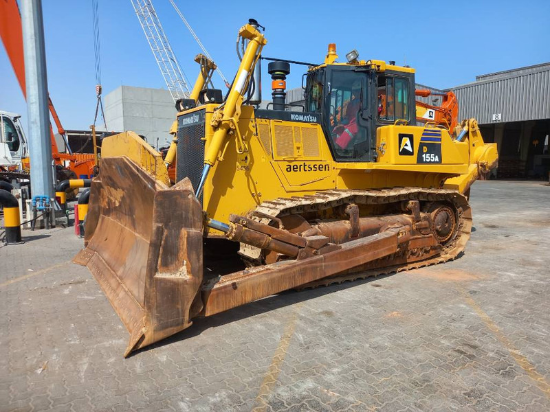 Komatsu D155A-6R (4 pieces available - Abu Dhabi) - Bulldozer: photos 1 Komatsu D155A-6R (4 pieces available - Abu Dhabi) - Bulldozer: photos 1