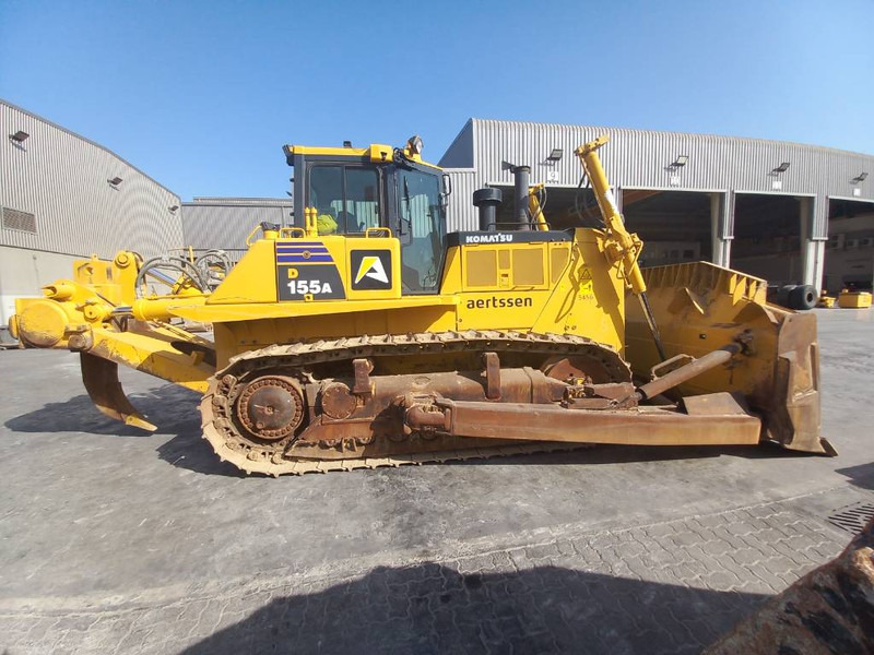 Komatsu D155A-6R (4 pieces available - Abu Dhabi) - Bulldozer: photos 4 Komatsu D155A-6R (4 pieces available - Abu Dhabi) - Bulldozer: photos 4