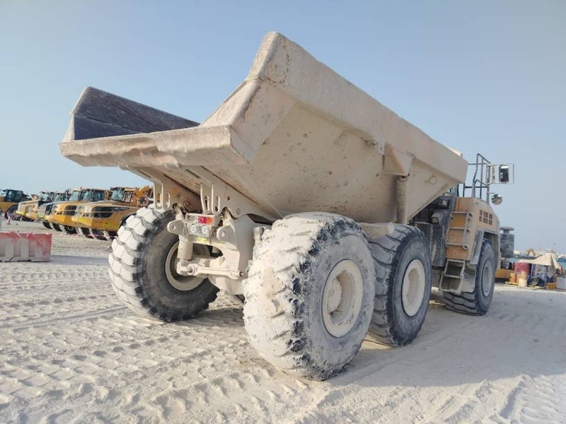 Komatsu HM400-3R (4 pieces available in Abu Dhabi) - Tombereau articulé: photos 5 Komatsu HM400-3R (4 pieces available in Abu Dhabi) - Tombereau articulé: photos 5