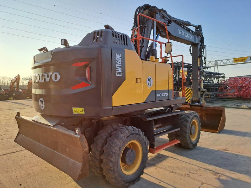 Volvo EW160E - Pelle sur pneus: photos 4 Volvo EW160E - Pelle sur pneus: photos 4