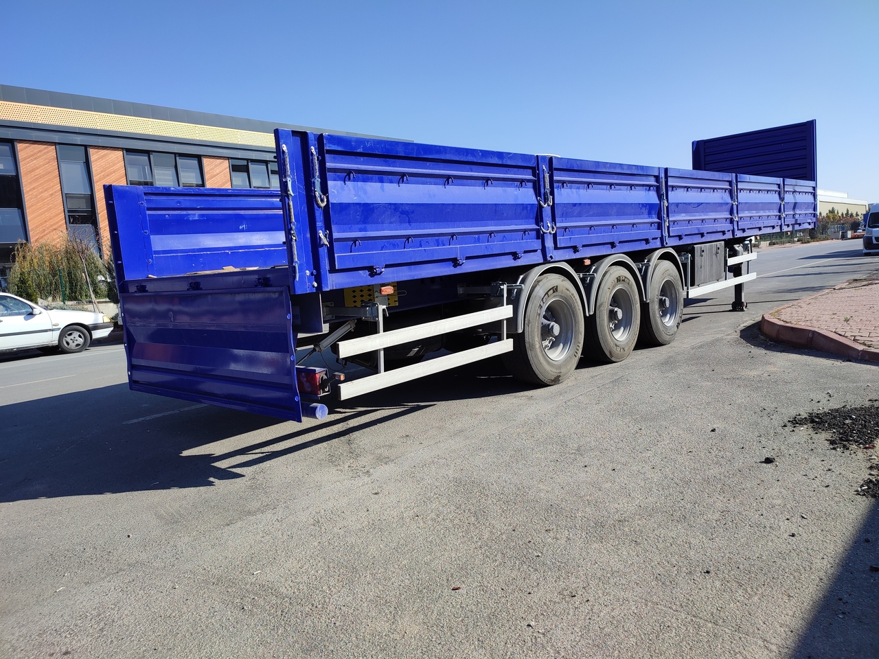 SINAN TANKER-TREYLER FlatBed - Special Platform - Semi-remorque plateau: photos 1 SINAN TANKER-TREYLER FlatBed - Special Platform - Semi-remorque plateau: photos 1