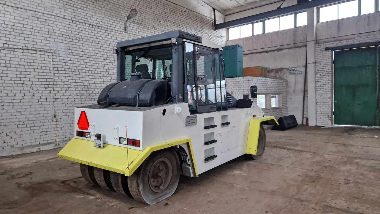 BOMAG BW24 R - Compacteur à pneus: photos 2 BOMAG BW24 R - Compacteur à pneus: photos 2