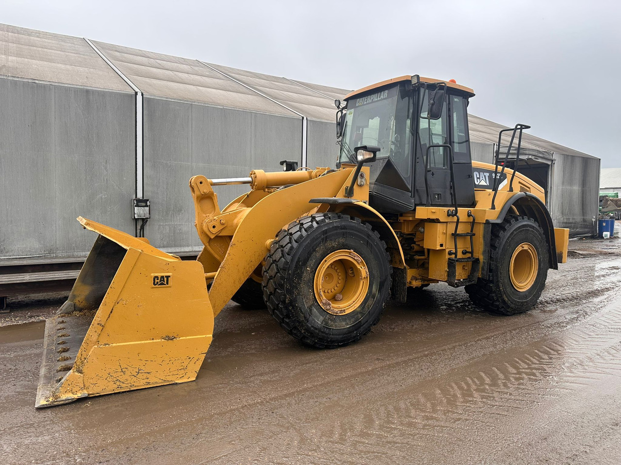 CATERPILLAR 962H - Chargeuse sur pneus: photos 2 CATERPILLAR 962H - Chargeuse sur pneus: photos 2