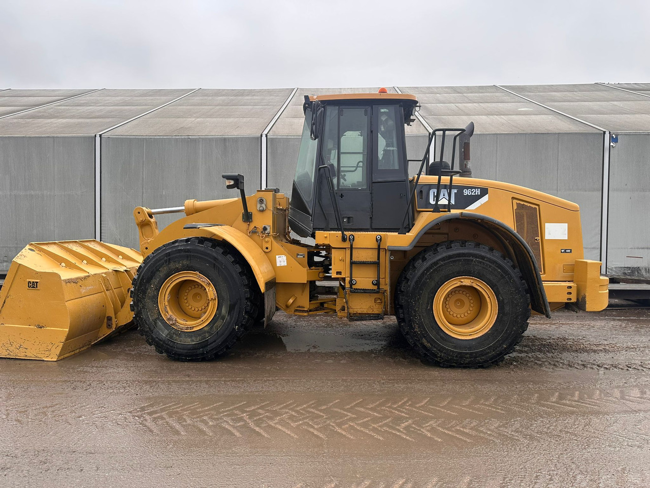 CATERPILLAR 962H - Chargeuse sur pneus: photos 3 CATERPILLAR 962H - Chargeuse sur pneus: photos 3
