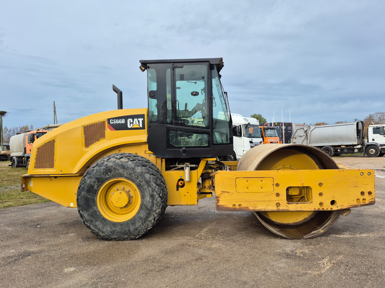 CATERPILLAR CS66B EPA - Compacteur: photos 1 CATERPILLAR CS66B EPA - Compacteur: photos 1