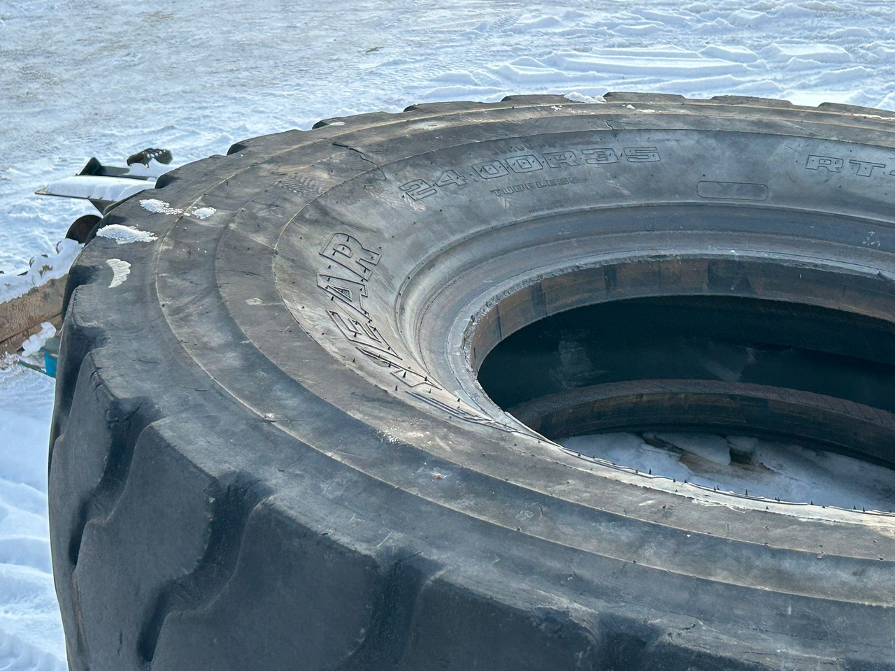 GOODYEAR 24.00 R35 - Pneu pour Chargeuse sur pneus: photos 2 GOODYEAR 24.00 R35 - Pneu pour Chargeuse sur pneus: photos 2