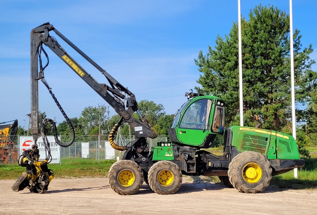 JOHN DEERE 1070 E - Abatteuse: photos 2 JOHN DEERE 1070 E - Abatteuse: photos 2