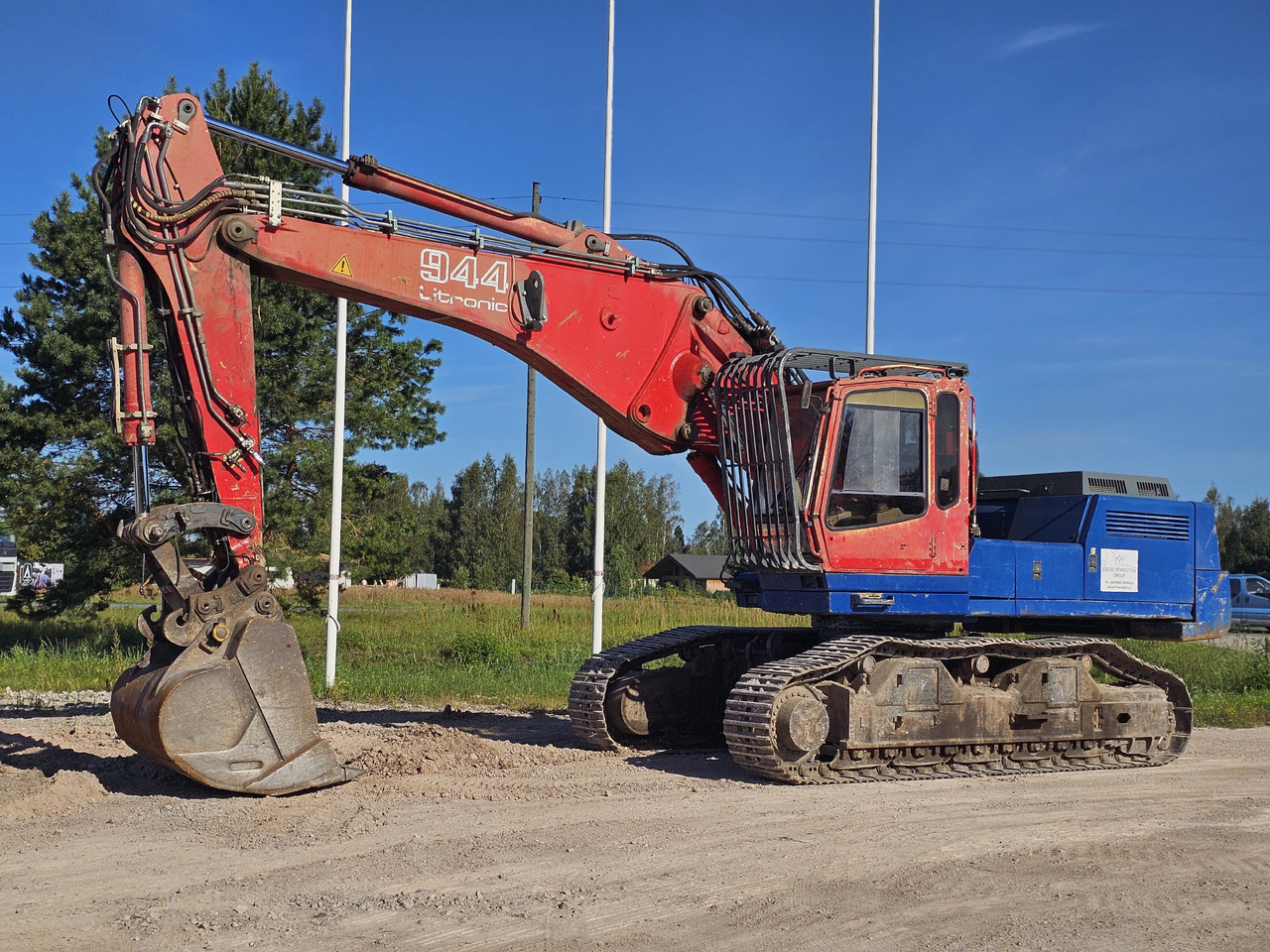 LIEBHERR R944B VH-HD. UHD boom and standart boom included. - Pelle de démolition: photos 5 LIEBHERR R944B VH-HD. UHD boom and standart boom included. - Pelle de démolition: photos 5